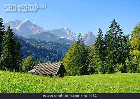 
                Zugspitze, Almwiese, Almhütte                   
