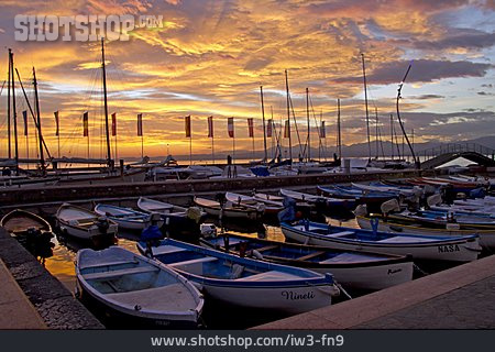 
                Hafen, Abendrot, Gardasee                   