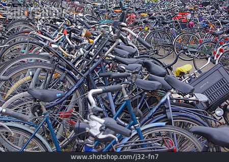 
                Fahrrad, Fahrradständer, Fahrradparkplatz                   