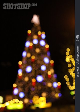 
                Weihnachtsmarkt, Weihnachtsbaum, Adventszeit                   
