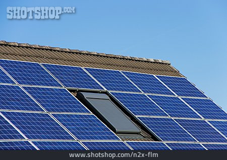 
                Solaranlage, Solarhaus, Solardach                   