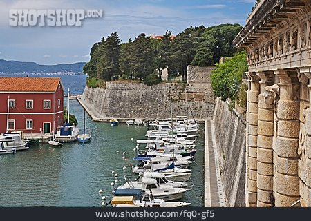 
                Kroatien, Yachthafen, Zadar                   