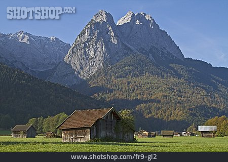 
                Wettersteingebirge, Holzhütte, Almhütte                   