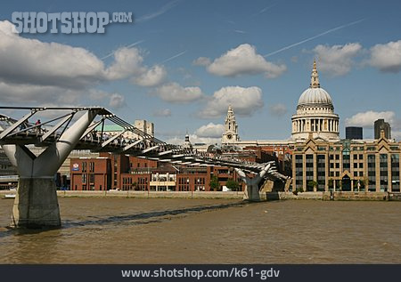 
                London, Saint Paul’s Cathedral, Millenium Bridge                   