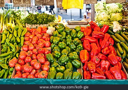 
                Paprika, Gemüsestand, Wochenmarkt                   