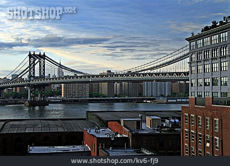 
                Brücke, New York, East River                   