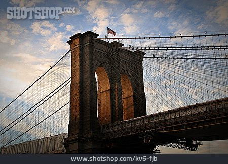 
                New York, Brooklyn Bridge, Stahltrossen                   