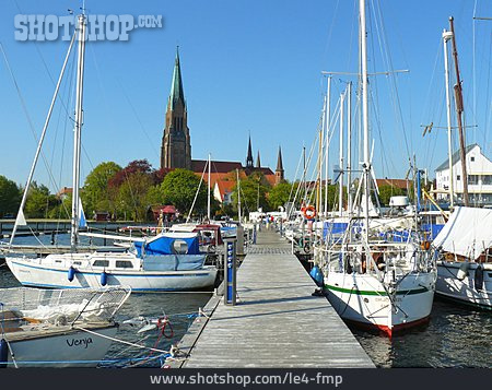 
                Schleswig, Segelboote, Schleswiger Dom                   