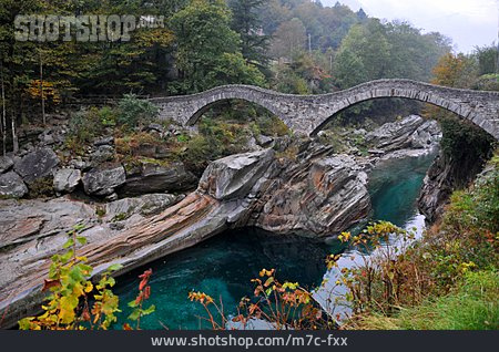 
                Brücke, Steinbrücke, Valle Verzasca                   