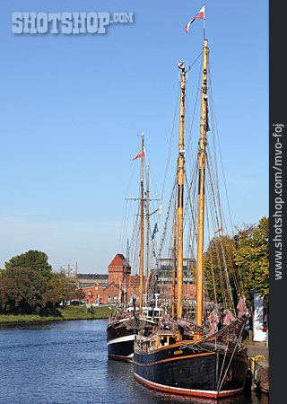 
                Sailboat, Trave, Luebeck                   
