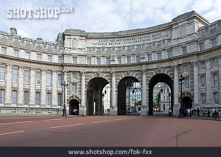 
                London, Triumphbogen, Admiralty Arch                   
