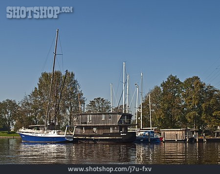 
                Hausboot, Holzboot                   