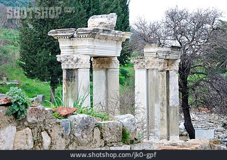 
                Archäologie, Säule, Ruine, Antike, Hadrianstor, Ephesus                   