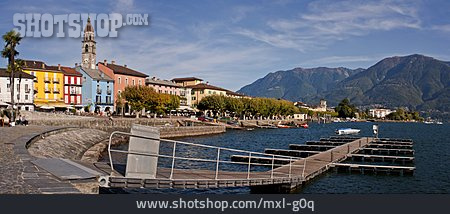 
                Bootssteg, Lago Maggiore, Ascona                   