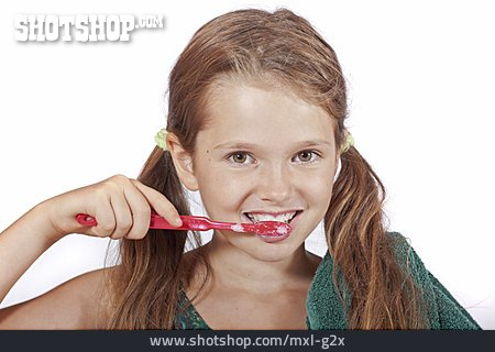 
                Mädchen, Zähne Putzen, Zahnreinigung                   