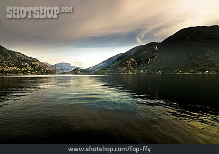 
                Norwegen, Fjord, Lysefjord                   