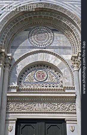 
                Pisa, Basilika, Kirchenportal                   