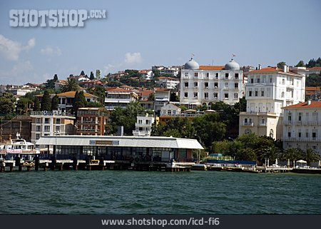 
                Hafen, Bosporus, Istanbul                   