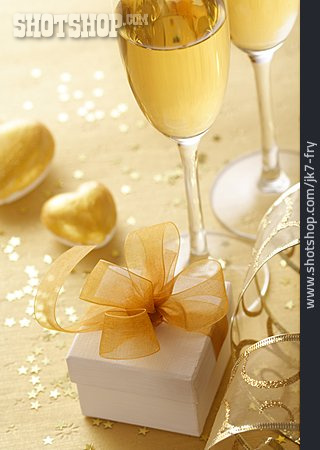 
                Gift, Champagne Glass, Festive                   