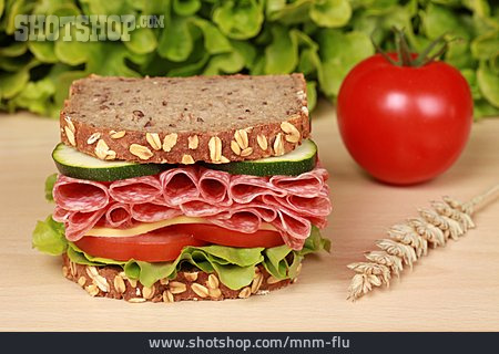 
                Sandwich, Salamisandwich                   