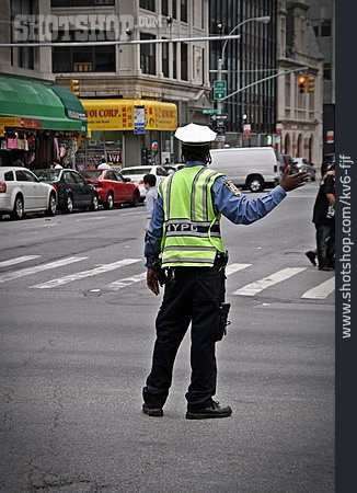
                New York, Verkehrsregelung, Verkehrspolizist                   
