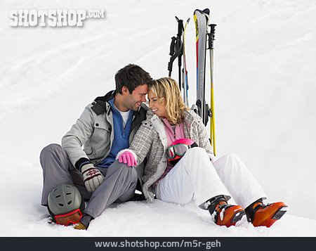 
                Paar, Skiurlaub, Kuscheln                   