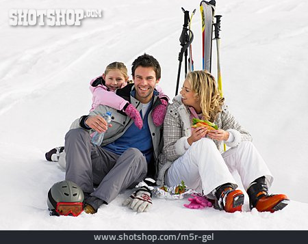 
                Pause & Auszeit, Familie, Skiausrüstung                   