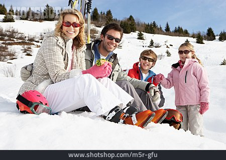 
                Familie, Skiurlaub, Familienurlaub                   