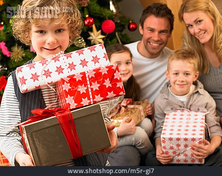 
                Weihnachten, Familie, Bescherung                   