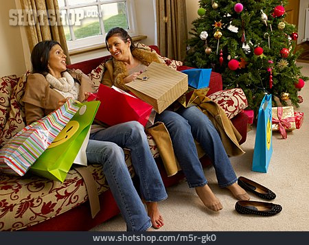 
                Weihnachtseinkauf, Einkaufstüten                   