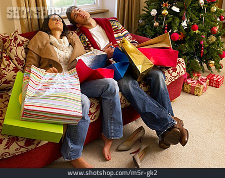 
                Paar, Weihnachtseinkauf, Einkaufstüten                   