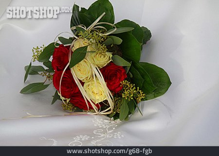 
                Blumenstrauß, Brautstrauß                   