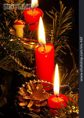 
                Kerze, Adventszeit, Adventsgesteck                   