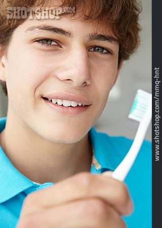 
                Junge, Teenager, Zahnbürste, Zahnpflege                   