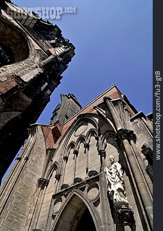 
                Kirchturm, Hamburg, Nikolaikirche                   