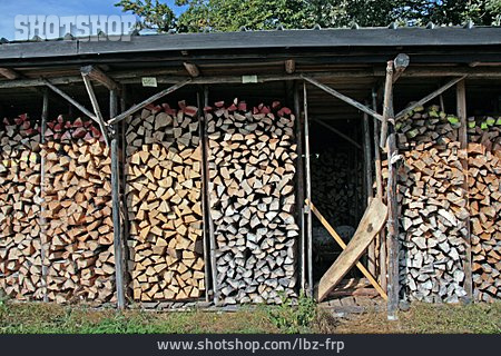 
                Holzscheit, Kaminholz, Brennholz                   