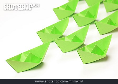 
                Papierschiff, Origami                   