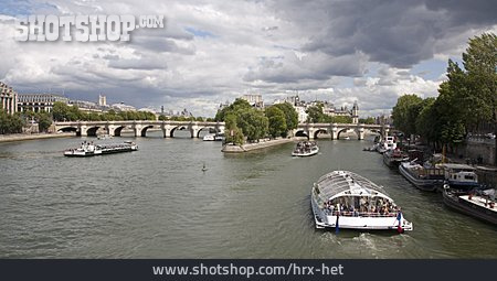 
                Paris, Ile De La Cité, Pont Neuf                   