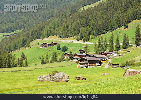 
                Südtirol, Ultental, Sankt Gertraud                   