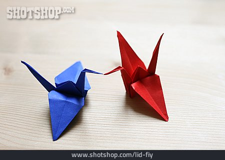 
                Tierpärchen, Origami, Papierkranich                   
