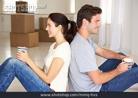 
                Love Couple, Move, Moving In                   