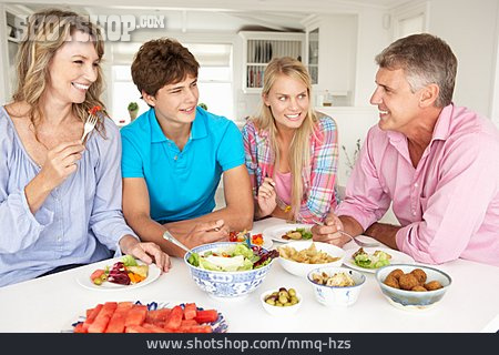 
                Familie, Familienleben, Mittagessen                   