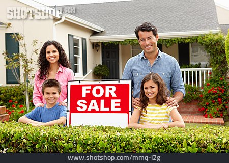 
                Familie, Hauskauf, Hausverkauf                   