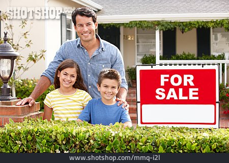 
                Familie, Hauskauf, Hausverkauf                   