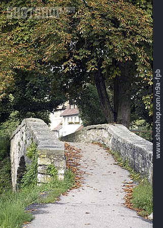 
                Ländlich, Steinbrücke, Mittelalterlich                   