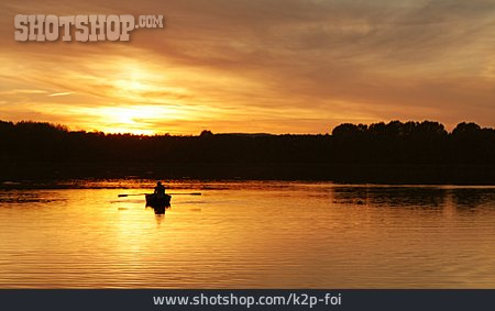
                Sonnenuntergang, See, Ruderboot                   