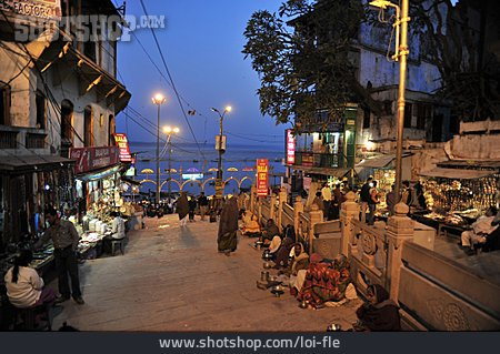 
                Städtisches Leben, Indien, Varanasi                   