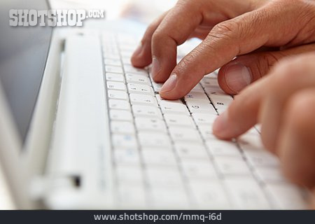 
                Tastatur, Schreiben, Laptop                   