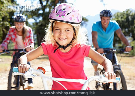 
                Mädchen, Eltern, Radtour, Familienleben                   