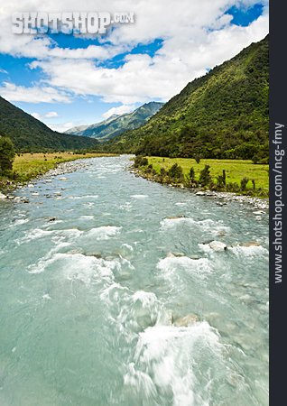 
                Neuseeland, Stromschnelle, Gebirgsfluss                   